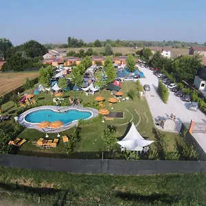 https://lucciole-nella-nebbia.emilia-romagnahotels.net